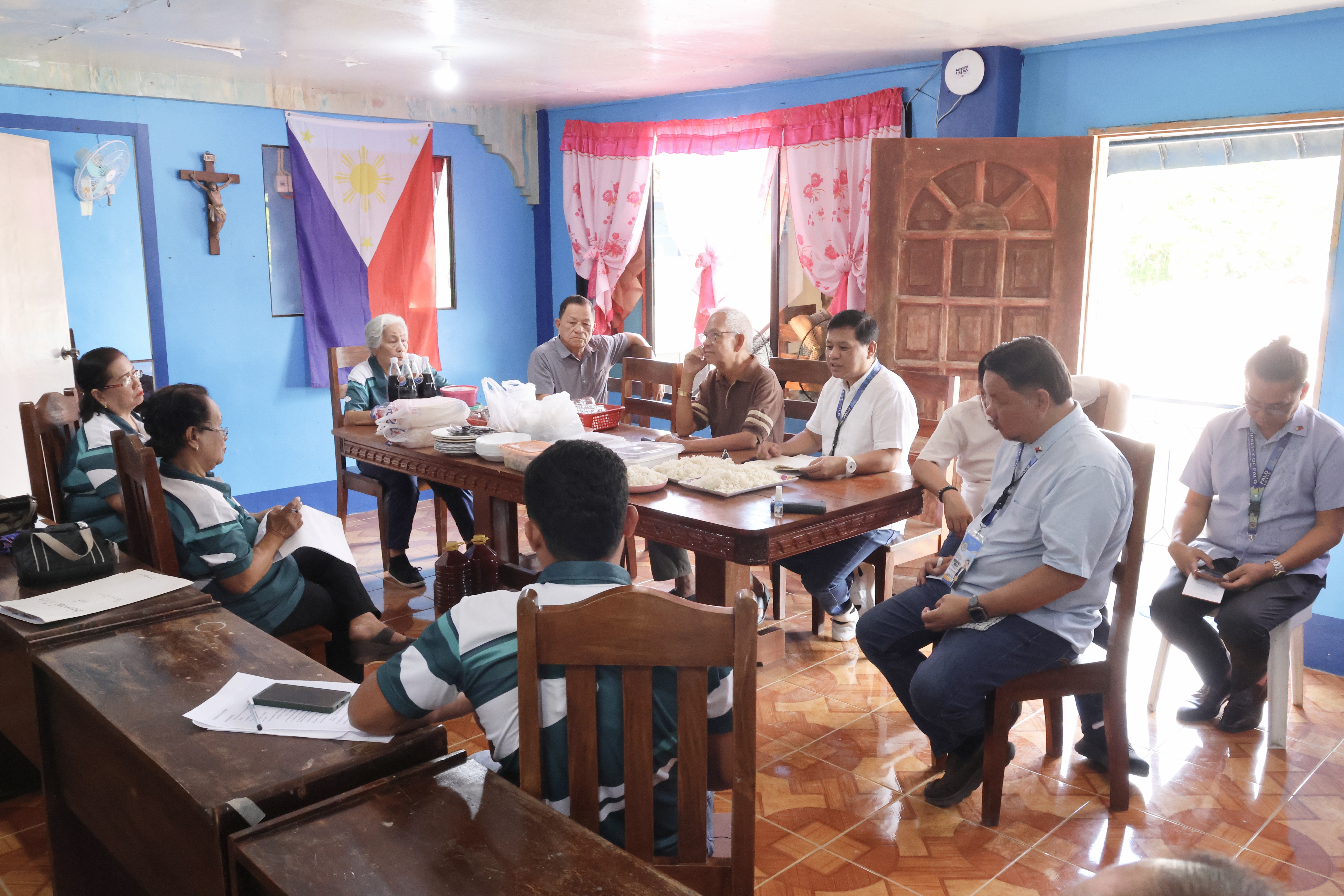 Forum on Legislative Processes and Document Filling continues in Barangay San Isidro, Palo, Leyte, led by the Committee on Rules and supported by SB consultant and staffs.