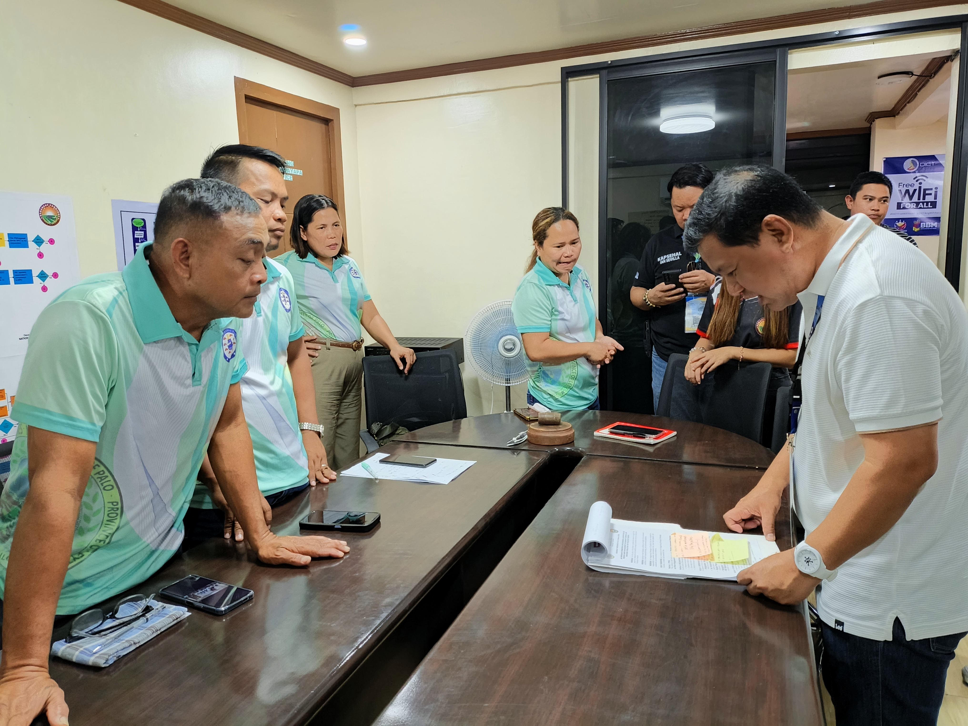 Forum on Legislative Processes and Document Filling continues in Barangay Canhidoc, Palo, Leyte, led by the Committee on Rules and supported by SB consultant and staffs.